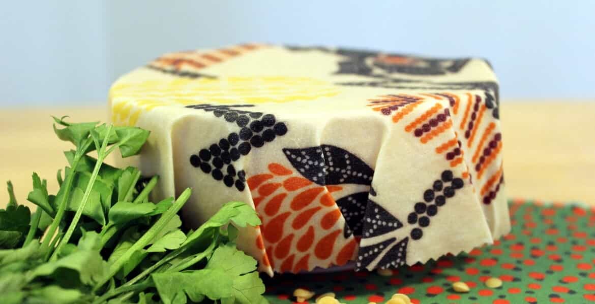 You are currently viewing How to Make Beeswax Wraps